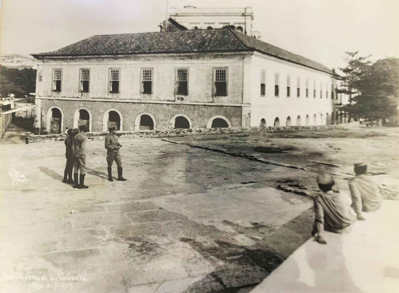 Foto histórica do Arsenal de Guerra do Rio – 1919.