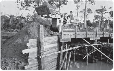 Foto do encabeçamento de ponte na BR-163 - 1973.