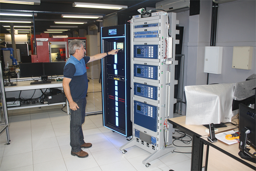 Imagem do Laboratório de Segurança Cibernética de Sistemas Ciberfísicos (LaSC-IME)